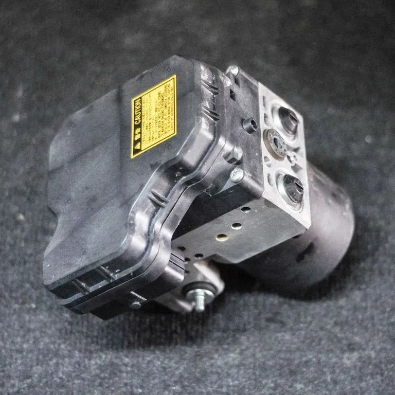 ABS-plokk – Lexus GS 300 350 430 450H (2005-2012)