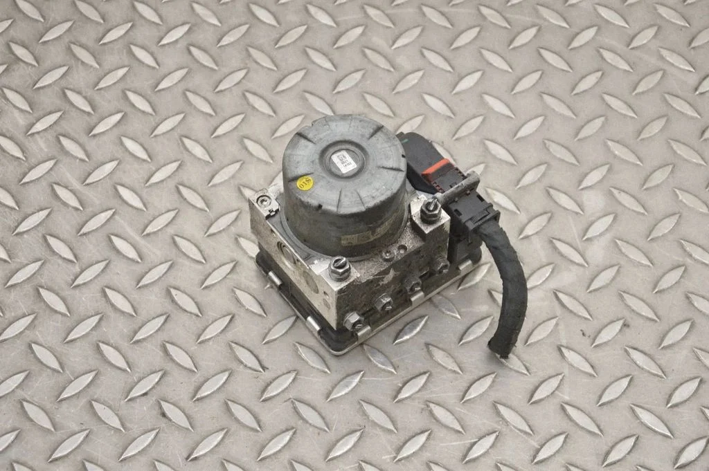 Pompa ABS 8V0907379B