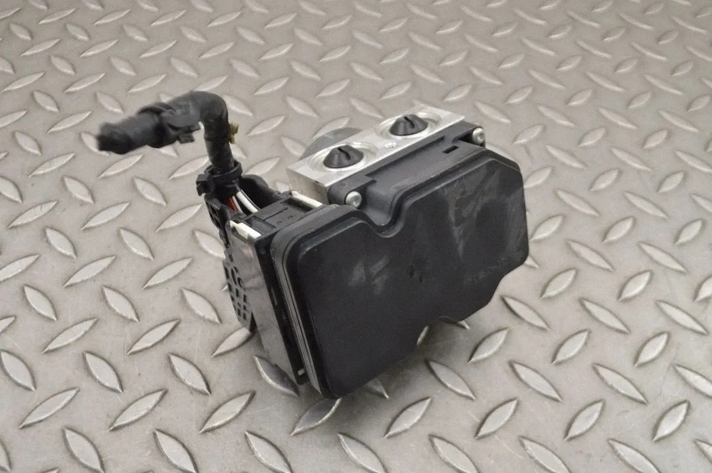 ABS-plokk – Toyota Prius (XW50) (2015-2023)