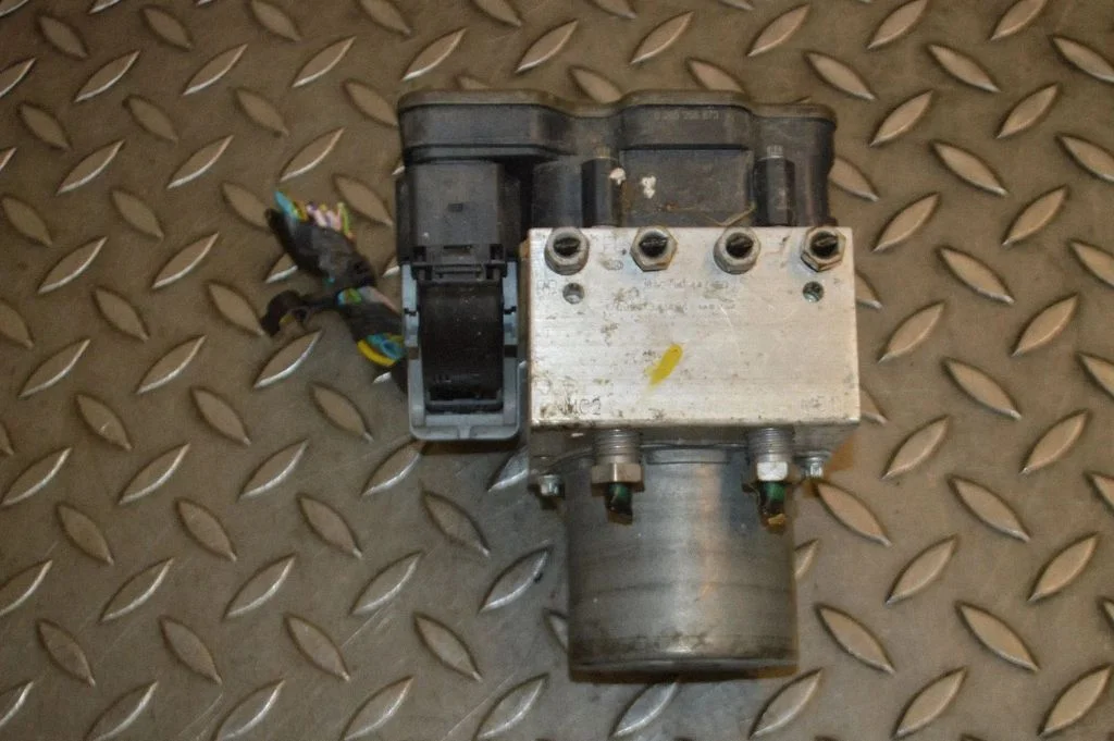 ABS-plokk J8A214F447ED