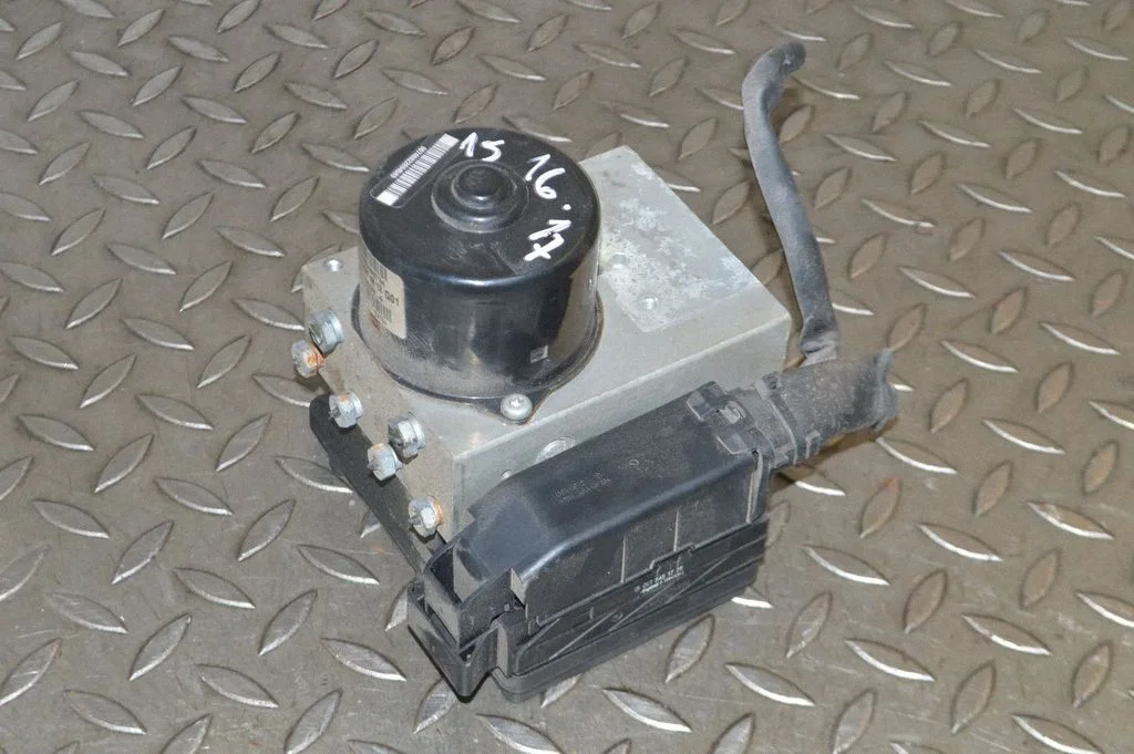 ABS block – Mercedes-Benz CLK-Class A209 C209 (2002-2009)