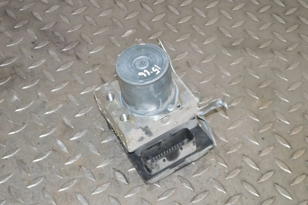 ABS bloks – BMW 3. sērija E90 E91 (2005-2012)