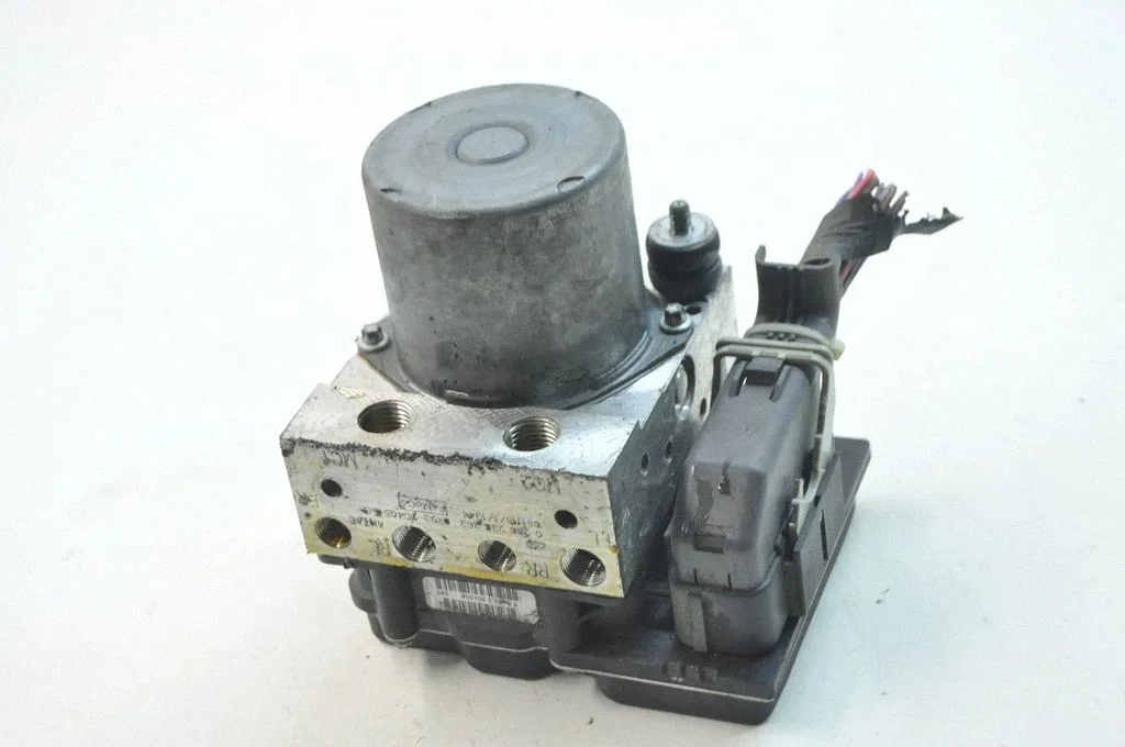 ABS bloks 8X232C405EG