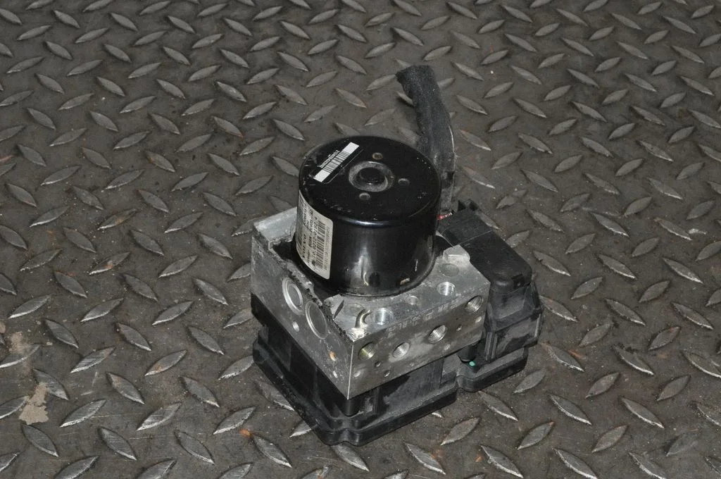 ABS block – Volvo V70 (2008-2013)