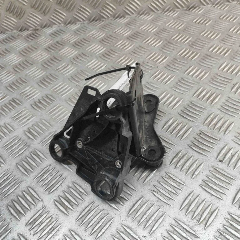ABS-pumba kinnitus – Skoda Superb B8 (3V) (2015-2024)