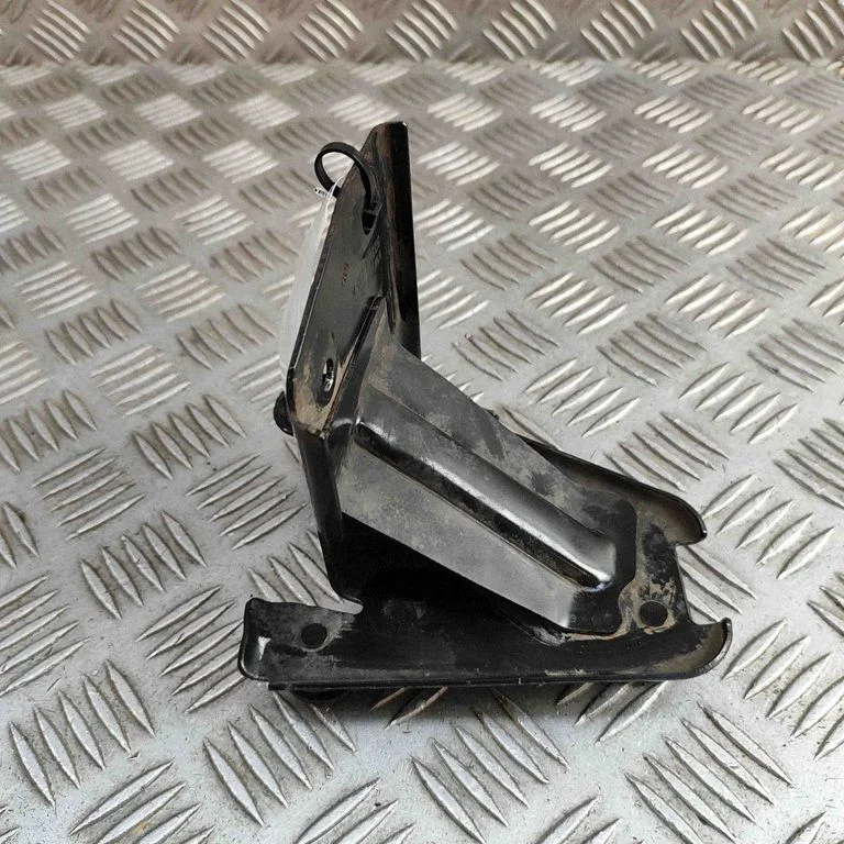 ABS pump bracket – Skoda Karoq (2017-)