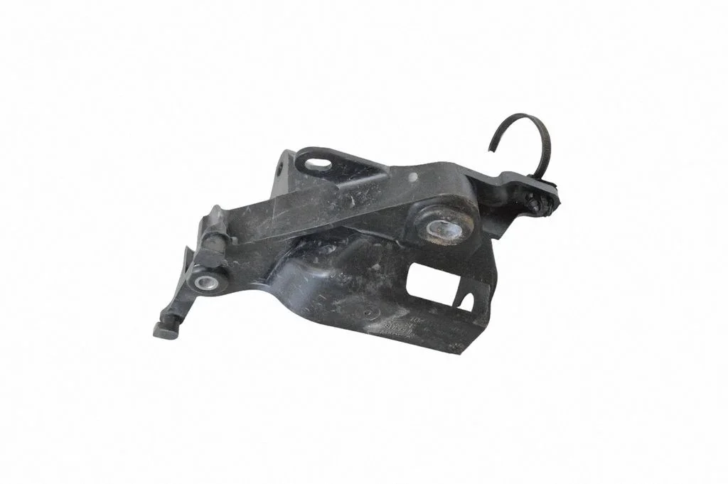 ABS-pumba kinnitus 104474100D