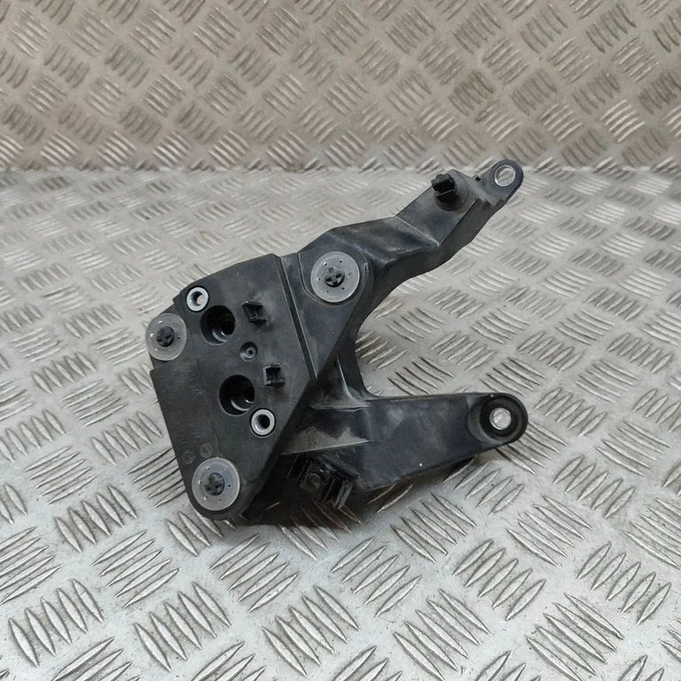 ABS-pumba kinnitus – Audi Q4 e-tron (2021-)