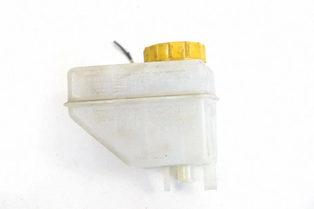 Brake fluid reservoir