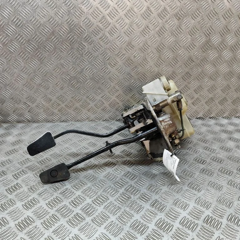 Brake booster 2984103