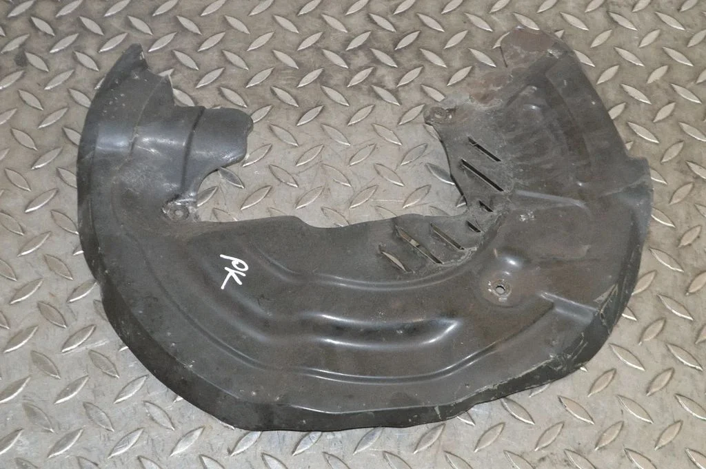 Front brake disc dust cover plate 2284767 – BMW M3 e92 (2007-2013)
