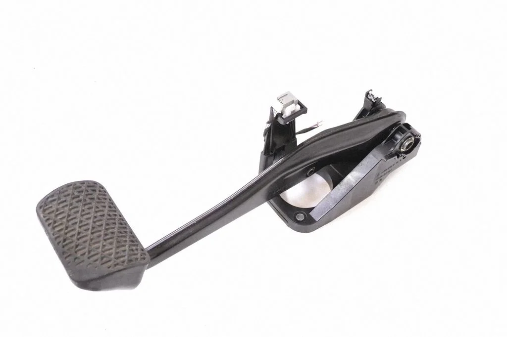Brake pedal – Mercedes-Benz A-Class W176 (2012-2018)
