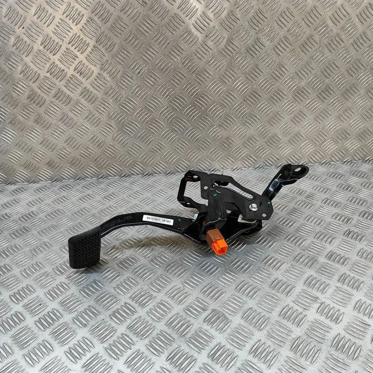 Brake pedal STHA3504010