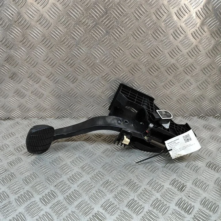 Piduripedaal – BMW 2-seeria F45 (2014-2021)