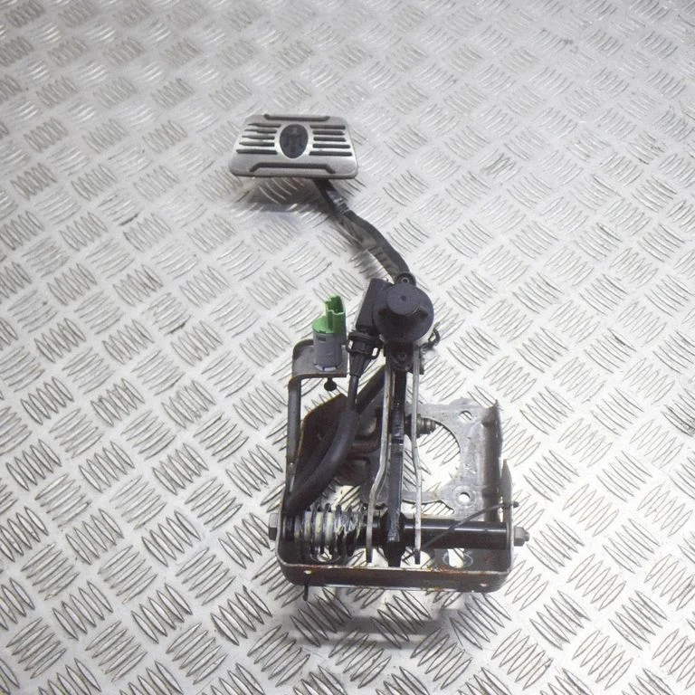 Brake pedal 06700311110