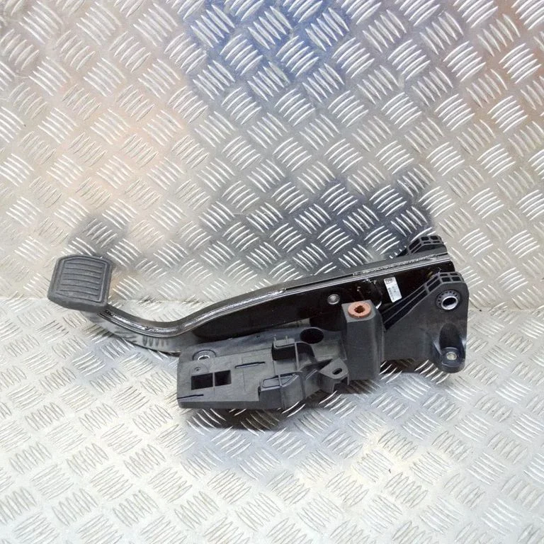 Brake pedal 118869100A