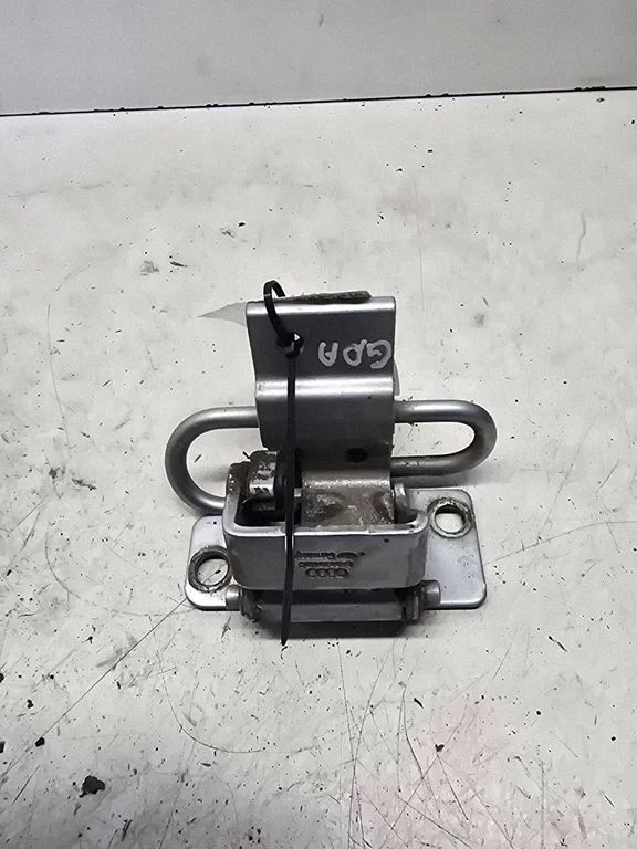 Rear door lower hinge 4A0833412C