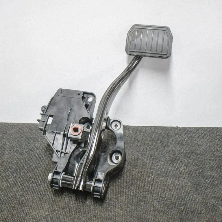 Brake pedal 104469100D