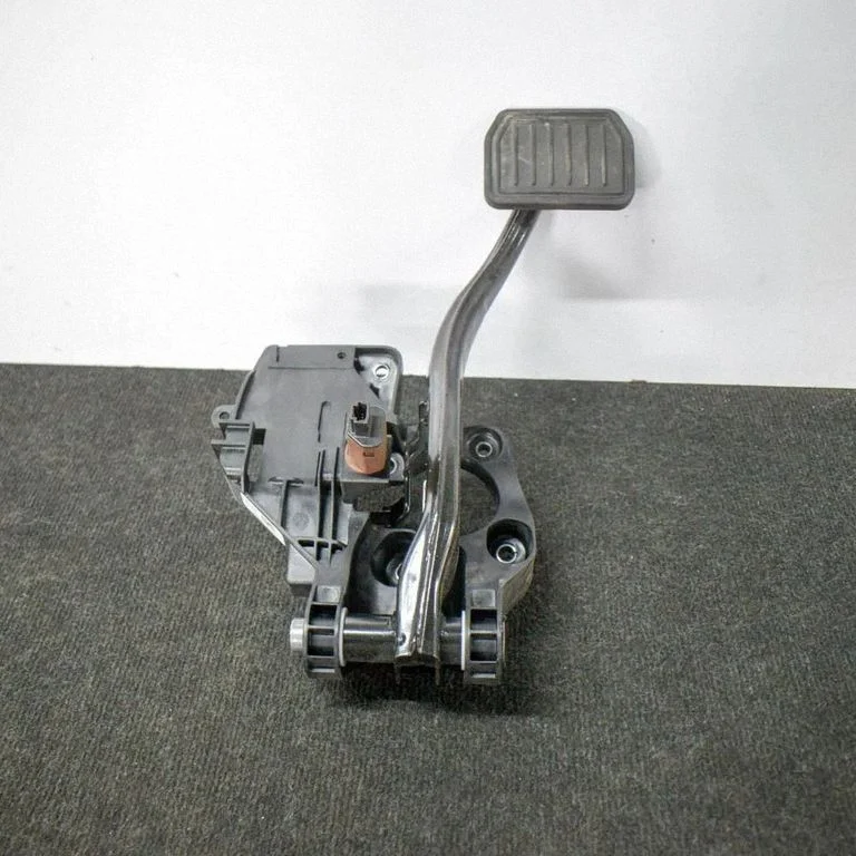 Brake pedal 104469100D