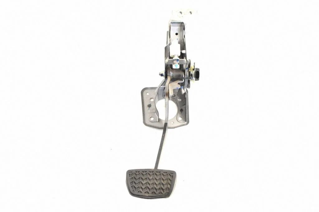 Brake pedal – Lexus RX 450H (2016-)