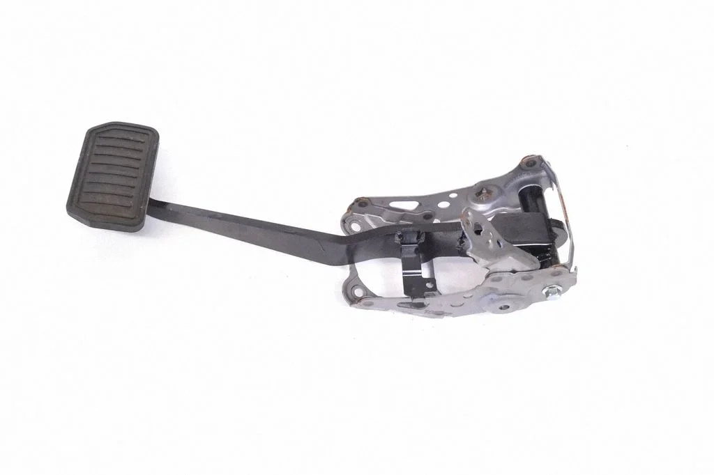 Brake pedal 105065900E