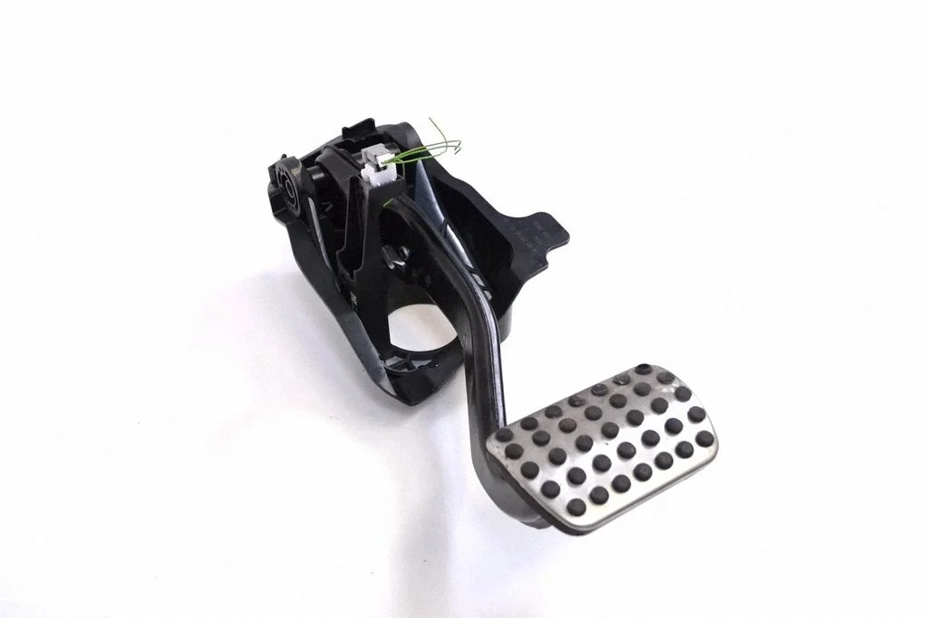 Brake pedal – Mercedes-Benz C-Class W205 (2014-2021)