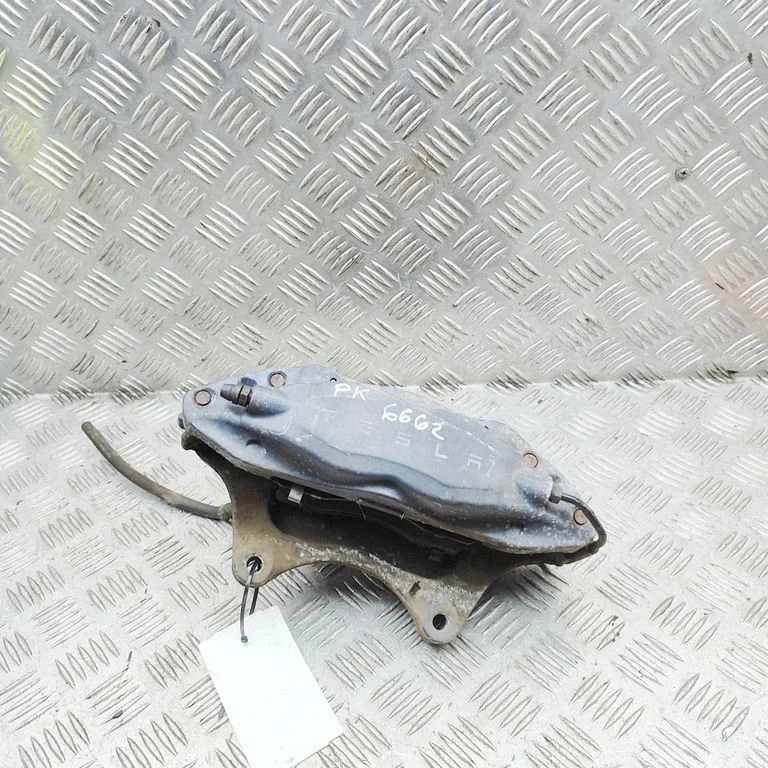 Front brake caliper 102762100D