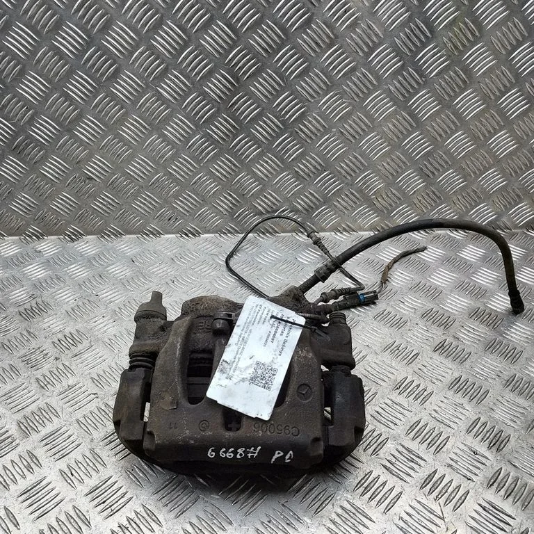Priekšējais bremžu suports A9074212500