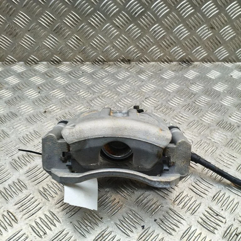 Esimene pidurisadul SA3HA3501100D1