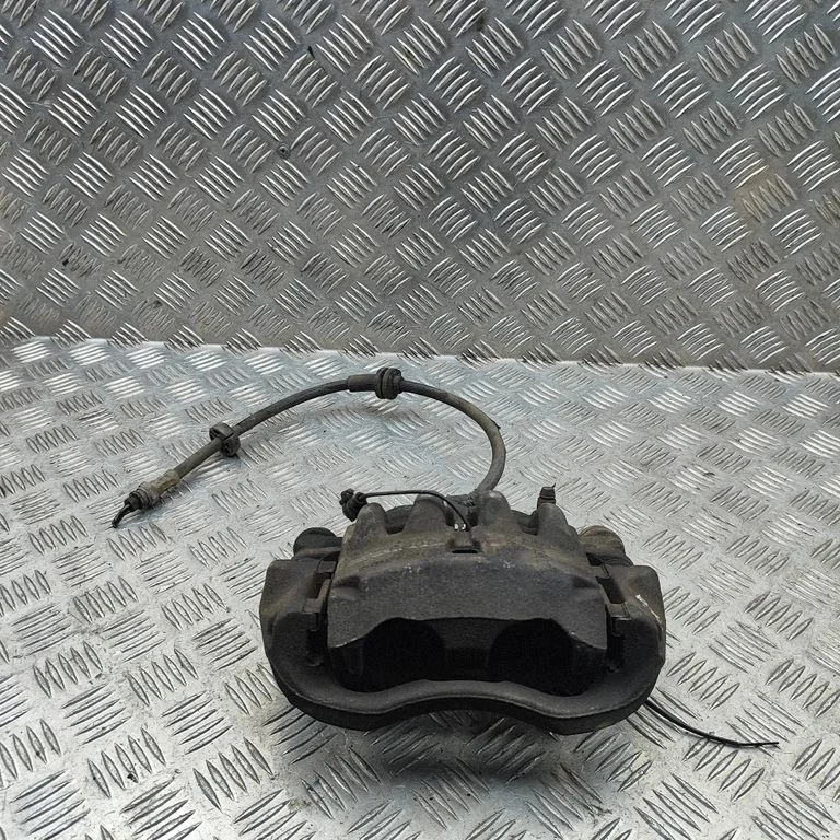 Front brake caliper 4404C0