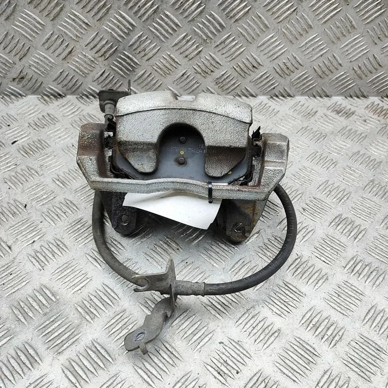 Front brake caliper 58110GI600