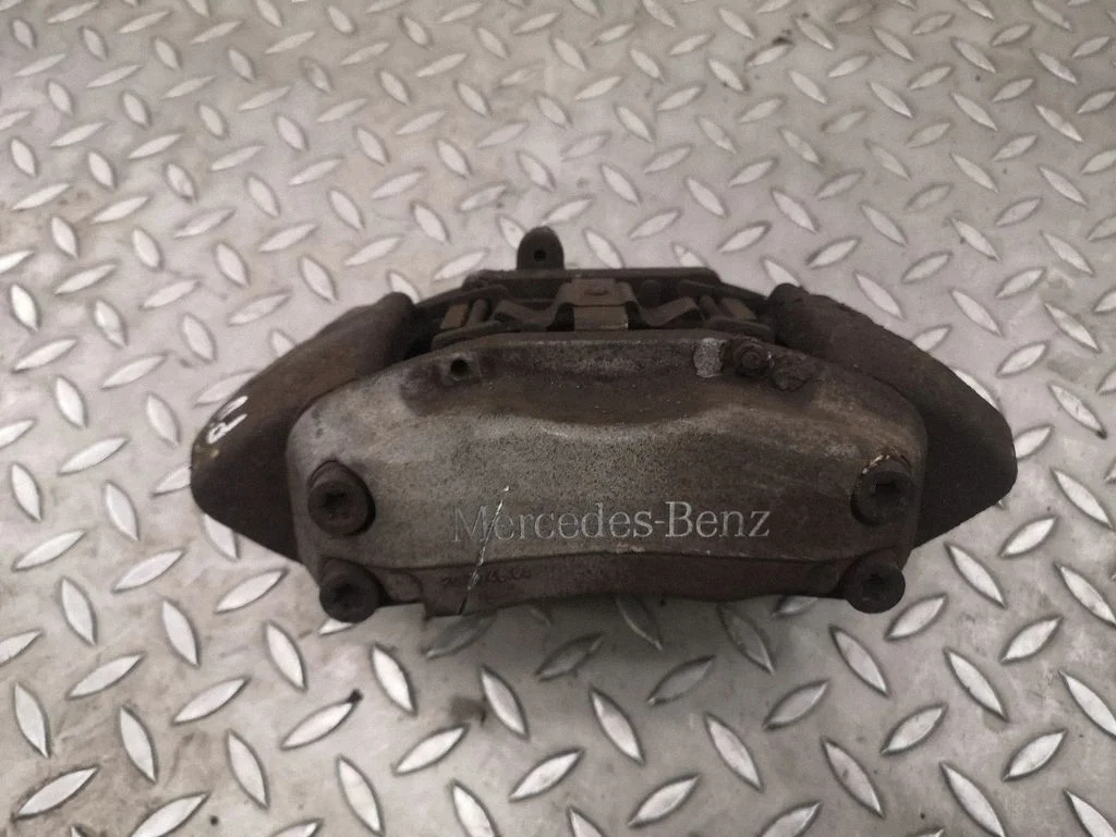 Front brake caliper – right