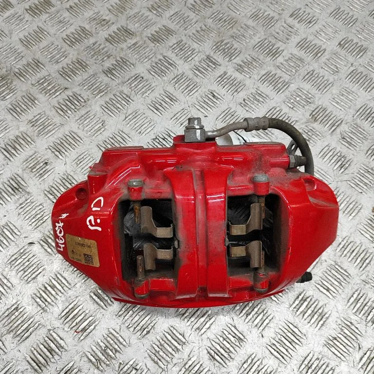 Front brake caliper 104464200F