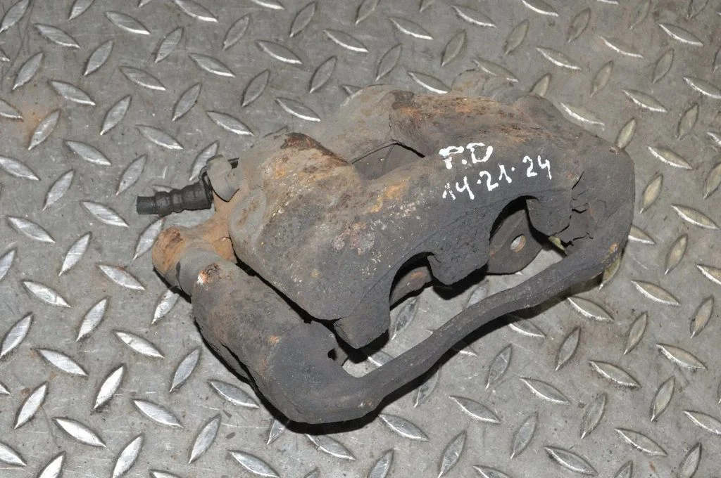 Front brake caliper – right
