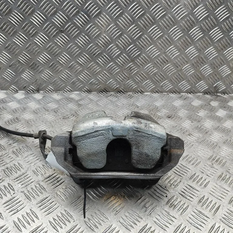 Priekšējais bremžu suports 8891876737