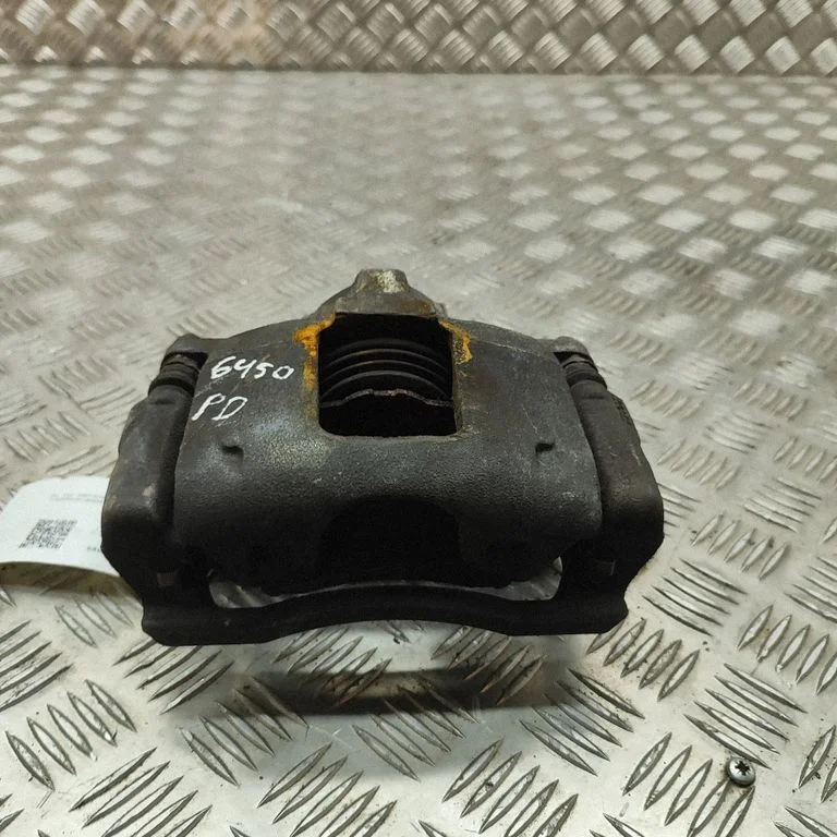 Front brake caliper 16018401