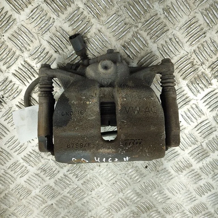 Priekšējais bremžu suports 8V0615124D