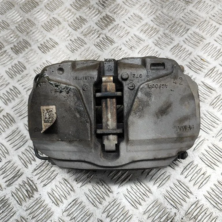 Priekšējais bremžu suports 8W0615108E