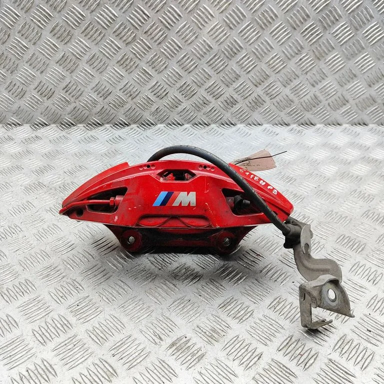 Zacisk hamulcowy przedni 8844346