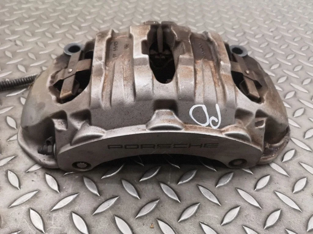 Front brake caliper – right
