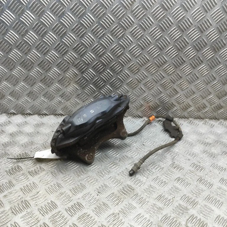 Esimene pidurisadul 100779500C