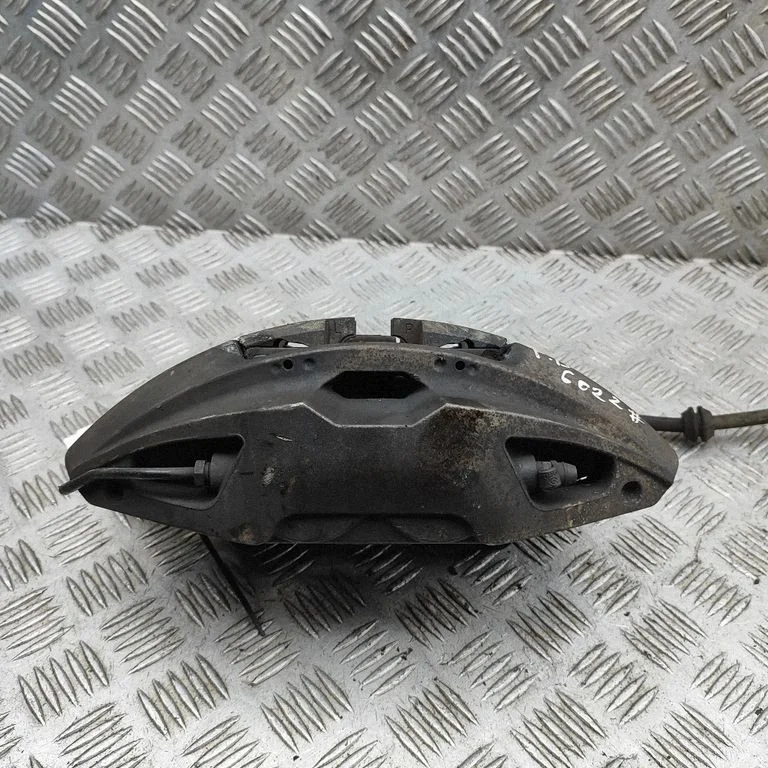 Front brake caliper 6891288