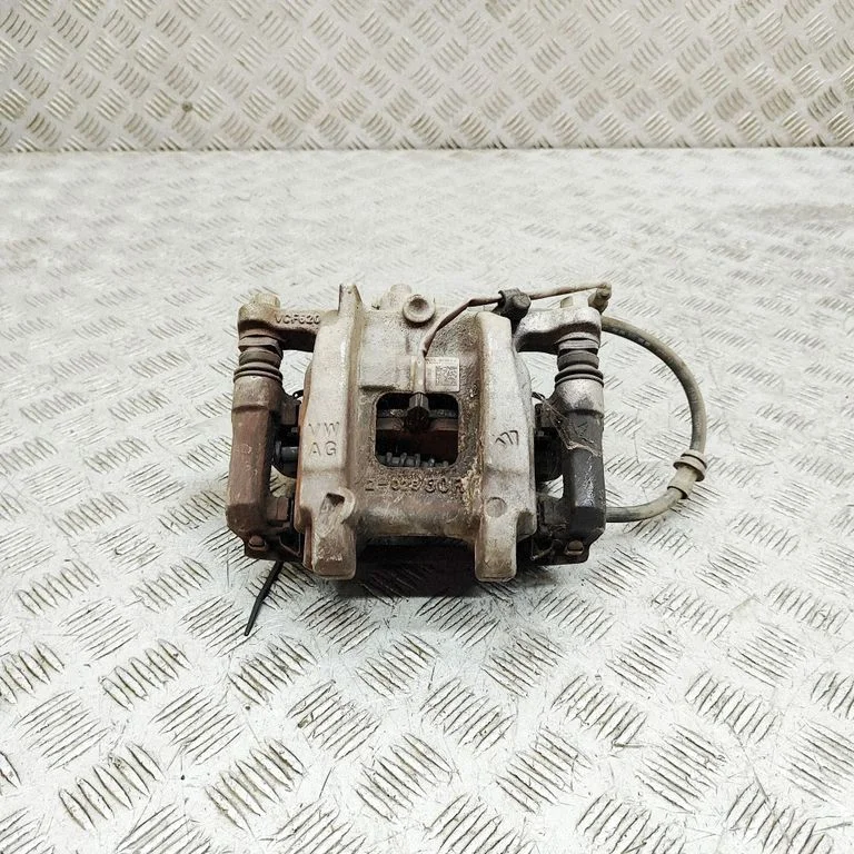 Front brake caliper 1EA615124A