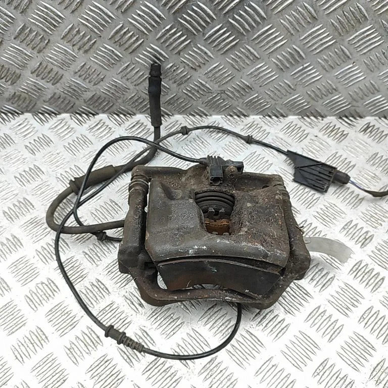 Priekšējais bremžu suports A0004214081