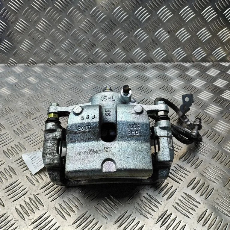 Front brake caliper 58110AO500