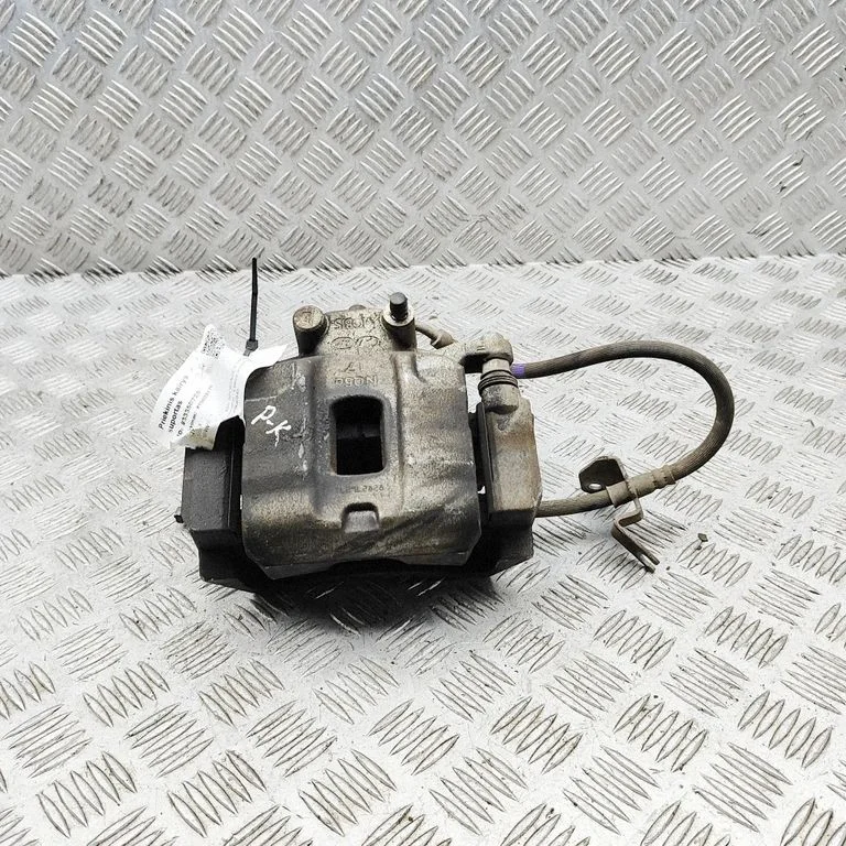 Front brake caliper 58110R2100