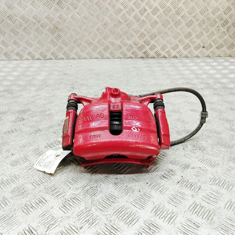 Zacisk hamulcowy przedni 5G0615123C