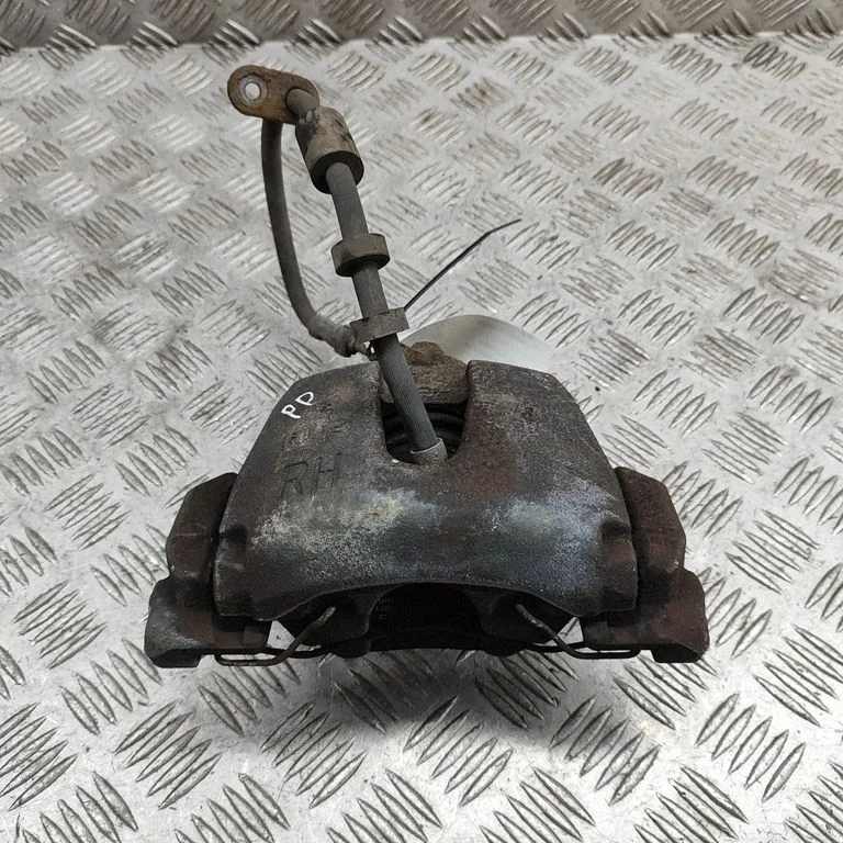 Esimene pidurisadul AV612B302AA
