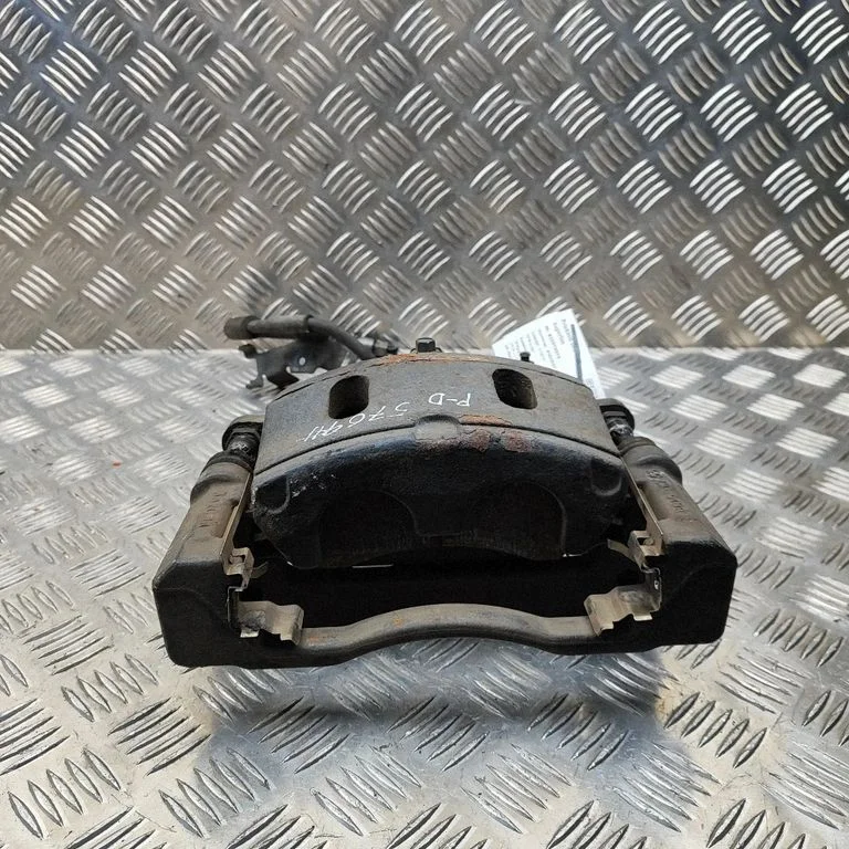 Esimene pidurisadul 85569602 – Cadillac Escalade IV (2014-2020)