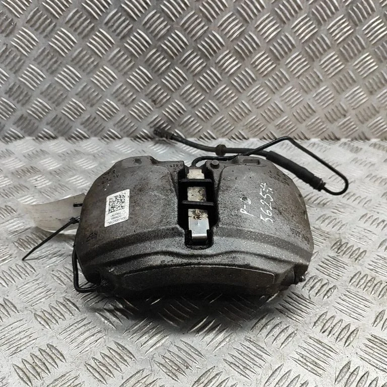 Priekšējais bremžu suports 8W0615108D
